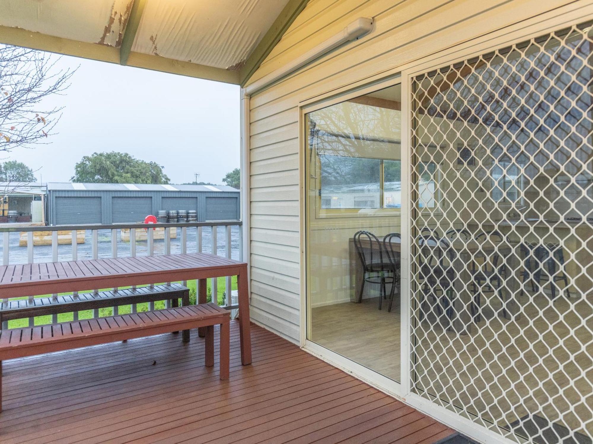 Nrma Warrnambool Riverside Holiday Park Oda fotoğraf
